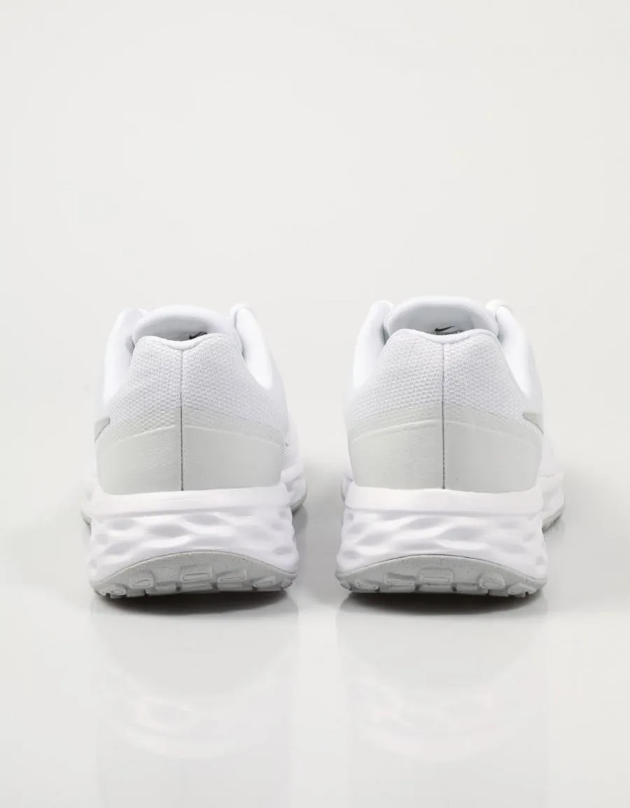  baskets NIKE Revolution en Blanc 78673