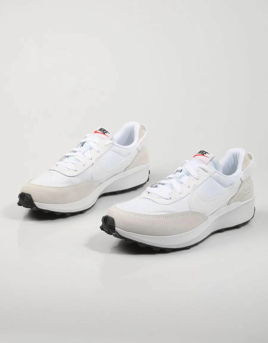  baskets NIKE Waffle en Blanc 77670