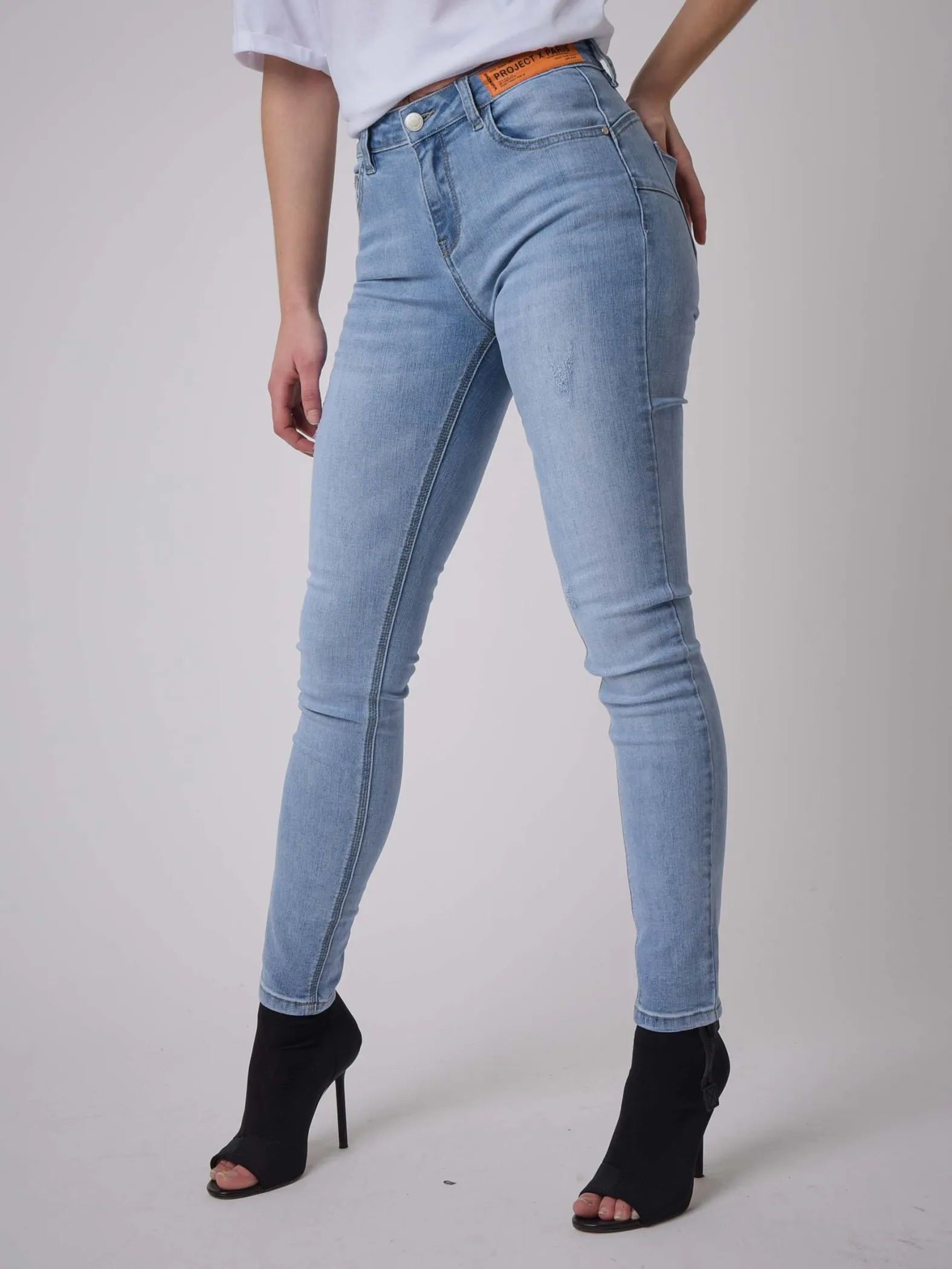 JEANS SKINNY FIT PUSHUP CON ETIQUETA DEL LOGOTIPO