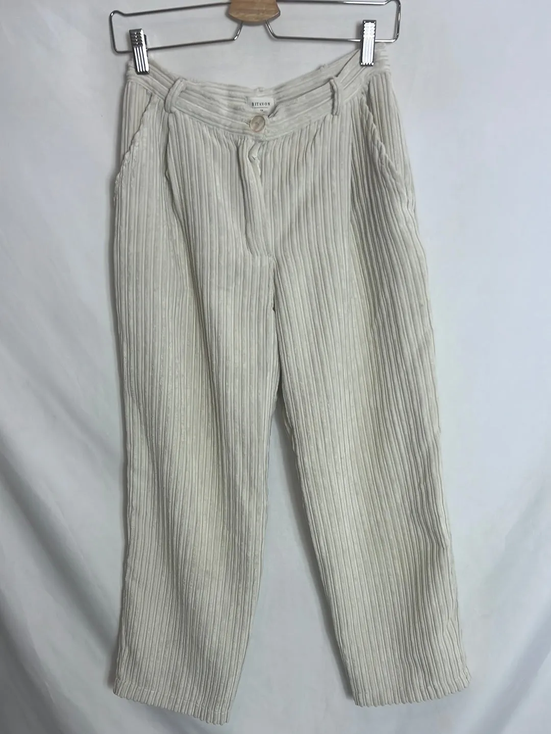 Pantalón beige pana  T.36