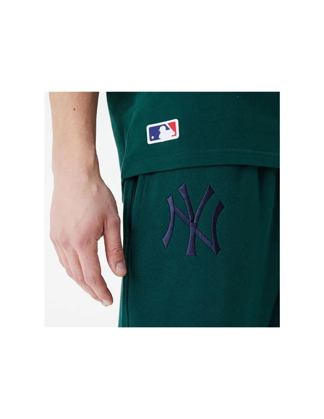 Pantalón New Era League Essentials Jogger New York Yankees Dark Green Hombre