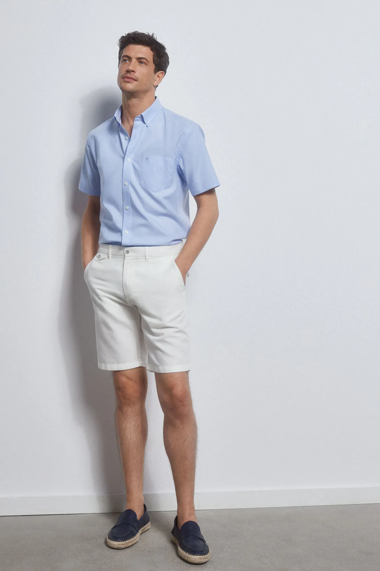 PLAIN SHORTSLEEVED NONIRON SHIRT