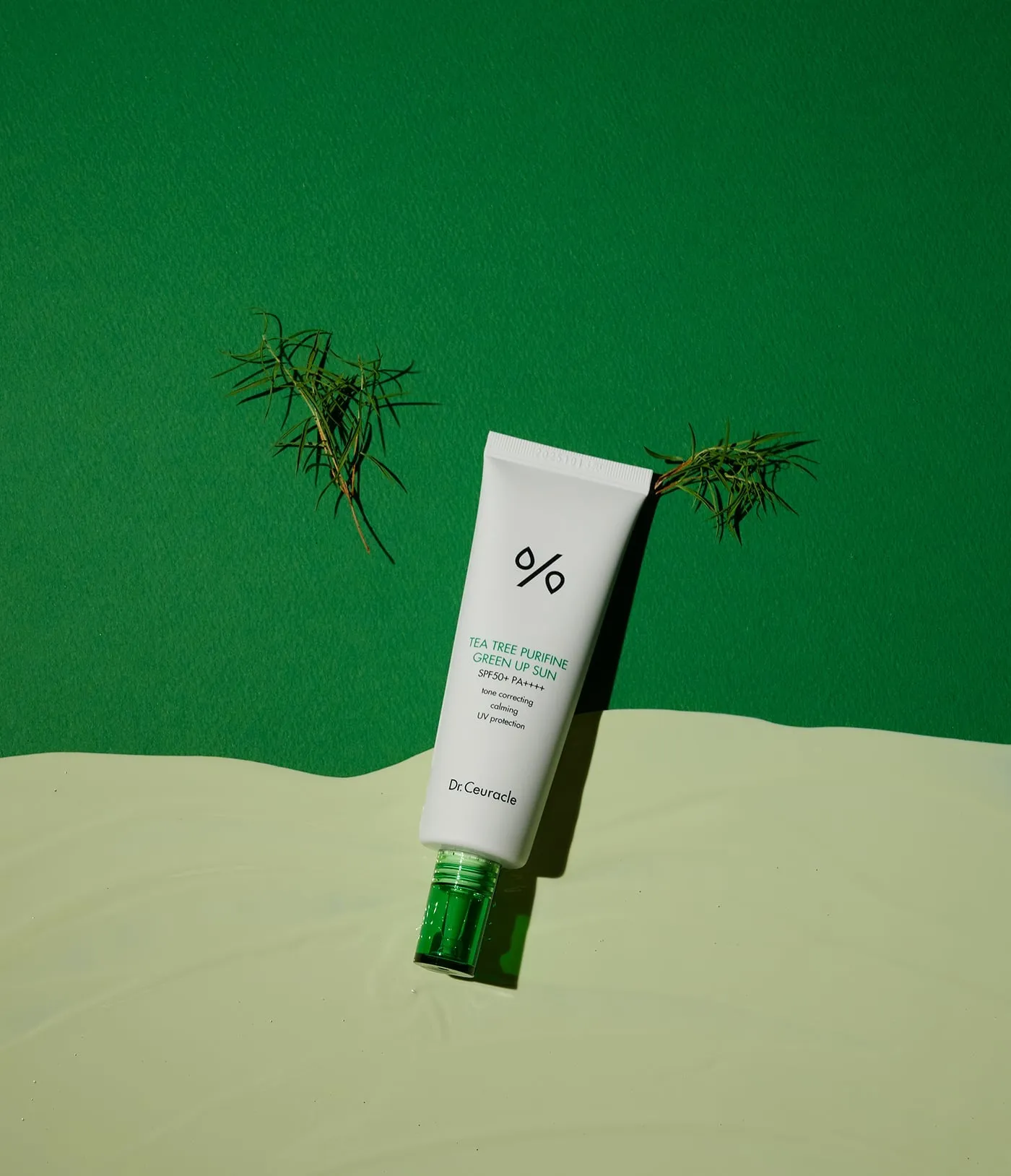 Tea Tree Purifine Green Up Sun SPF50+